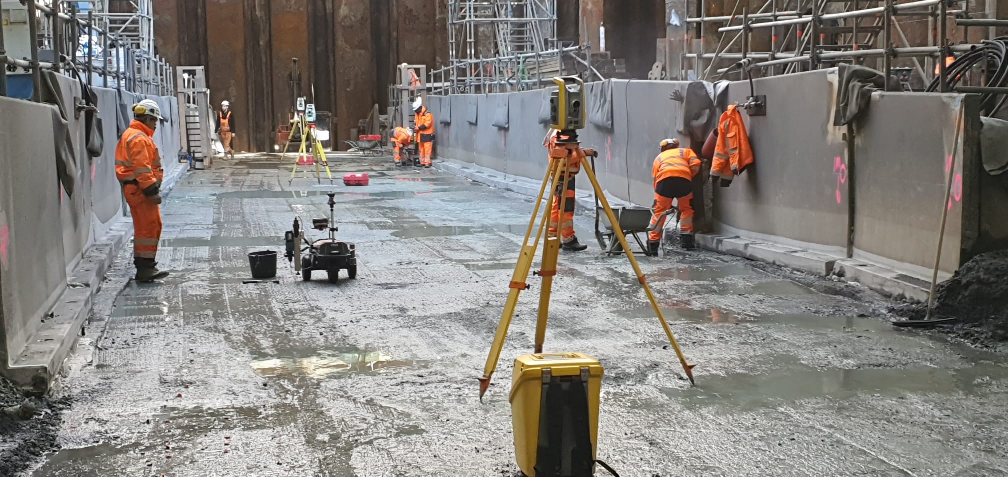 Robot Plotter op tunnelbodem